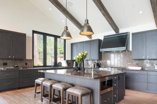 Choosing the Right Contractor for Your Arvada Kitchen Remodel